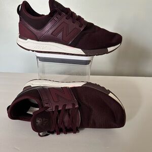 New Balance Men's Burgundy Sneakers size 8.5